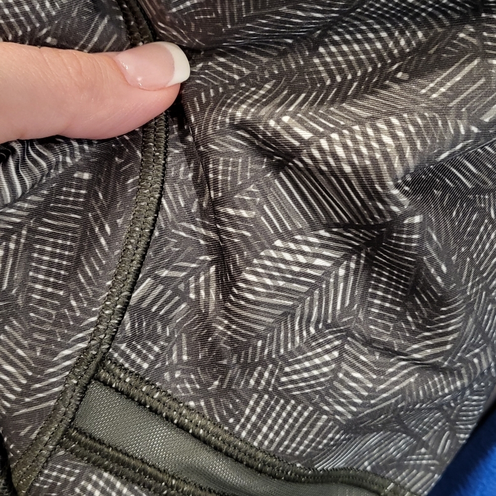 Lulu🍋 LULULEMON Cool To Street Crop Leggings Jazzy White Gator Green Leaf 8 - Picture 8 of 8